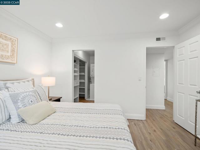 200 El Dorado Ave, Danville CA: https://media.crmls.org/mediaz/bf27e0b0-42fa-4f0e-a1fb-11bea3220b23.jpg