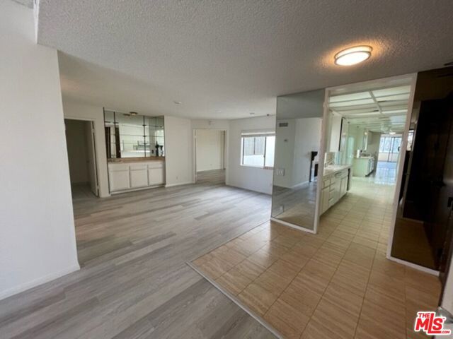 311 Bora Bora Way, Marina del Rey CA: https://media.crmls.org/mediaz/bf27f467-c7f7-4d7b-8481-b9f2b790801d.jpg