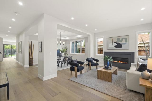 1303 American Way, Menlo Park CA: https://media.crmls.org/mediaz/bf282a20-1968-409a-8123-87b78298226f.jpg