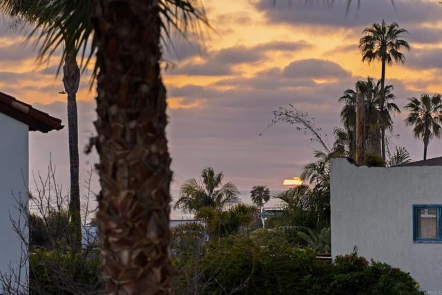 Detail Gallery Image 5 of 46 For 608 Forward St, La Jolla,  CA 92037 - 3 Beds | 2 Baths