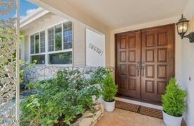 18520 Asuncion Street, Porter Ranch CA: https://media.crmls.org/mediaz/bf2988b1-e749-469f-820d-1e116f874fb7.jpg