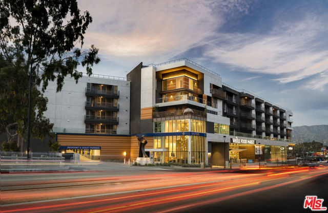 3425 W OLIVE Avenue, Burbank CA: https://media.crmls.org/mediaz/bf299473-23b5-4322-a8d8-9c3e5cbe7499.jpg