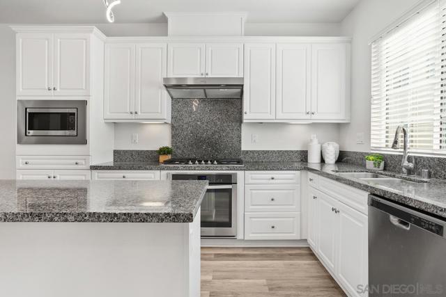 12932 Peppergrass Creek Gate, San Diego CA: https://media.crmls.org/mediaz/bf299f8c-c59a-4b8b-8969-86cdff6f3e1c.jpg