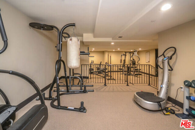 155 N Hamilton Drive, Beverly Hills CA: https://media.crmls.org/mediaz/bf2a50f9-6d6e-46bf-9f38-535f6ef821cf.jpg