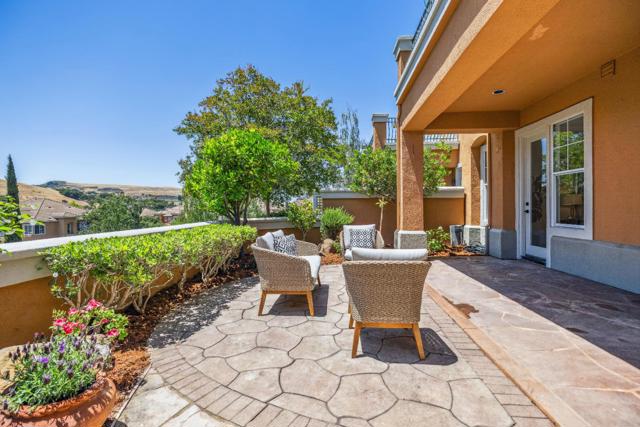 5365 SILVER KNOLL Court, San Jose CA: https://media.crmls.org/mediaz/bf2a8f4a-97bb-408d-898e-19adc341ff3c.jpg