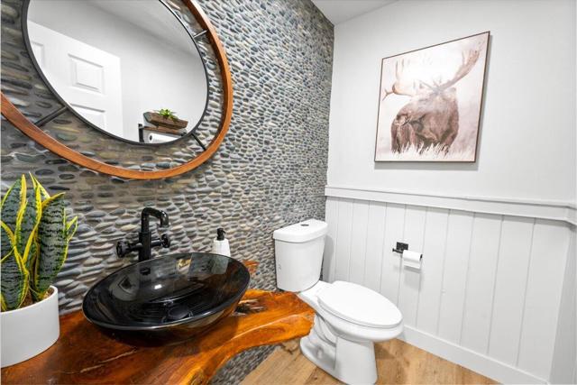 641 Highland Road, Big Bear CA: https://media.crmls.org/mediaz/bf2ad37a-c73b-45ce-afae-68af31ca3cfe.jpg