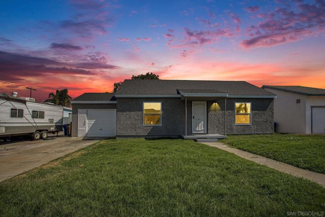 634 Spruce Ave, Imperial Beach CA: https://media.crmls.org/mediaz/bf2b0af8-ee6a-4adb-8839-80ee56ebb420.jpg