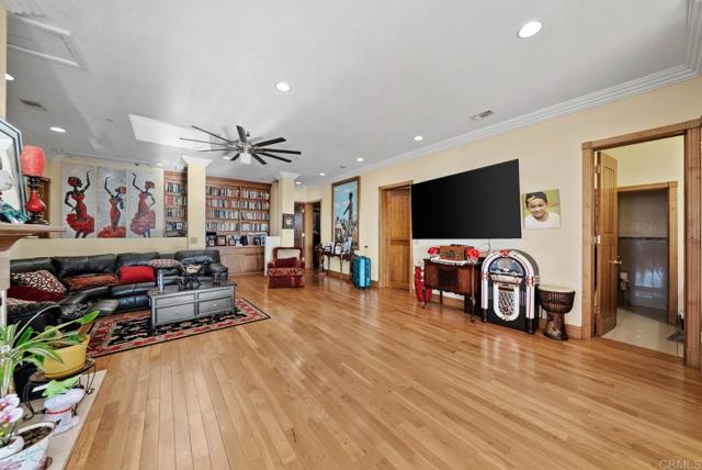 743 S 61St Street, San Diego CA: https://media.crmls.org/mediaz/bf2c04a8-d7f9-4956-a3e5-a434e5700504.jpg
