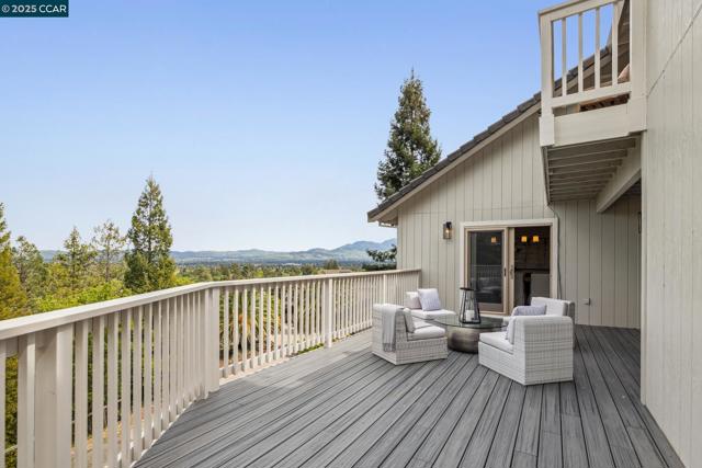 1019 Silverhill Drive, Lafayette CA: https://media.crmls.org/mediaz/bf2c699e-54a2-45ef-896e-c541f253badd.jpg