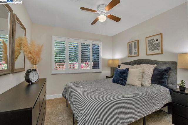 235 Via Pinada Ln, Martinez CA: https://media.crmls.org/mediaz/bf2d8b68-a839-4afe-a8e9-1f0e03362926.jpg