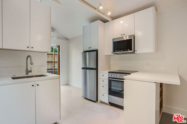 2401 32nd Street photo 6