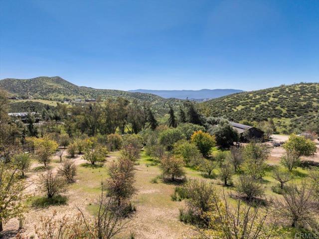 40707 Intrepid Rd, Hemet CA: https://media.crmls.org/mediaz/bf2de95a-b982-44d0-aec3-7240d1c6fc2b.jpg