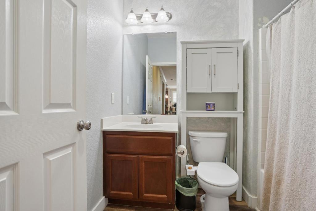https://media.crmls.org/mediaz/bf2deb3b-d95c-4c0e-9753-804e4333a693.jpg?preset=X-Large