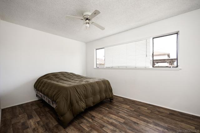 1264 Gaywood St, San Diego CA: https://media.crmls.org/mediaz/bf2dfd99-9728-465d-a107-a60be8ceeb29.jpg