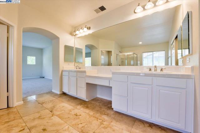 5615 Applegate Way, Dublin CA: https://media.crmls.org/mediaz/bf2e6af3-d8f0-4654-8c8e-da447f3ba62b.jpg