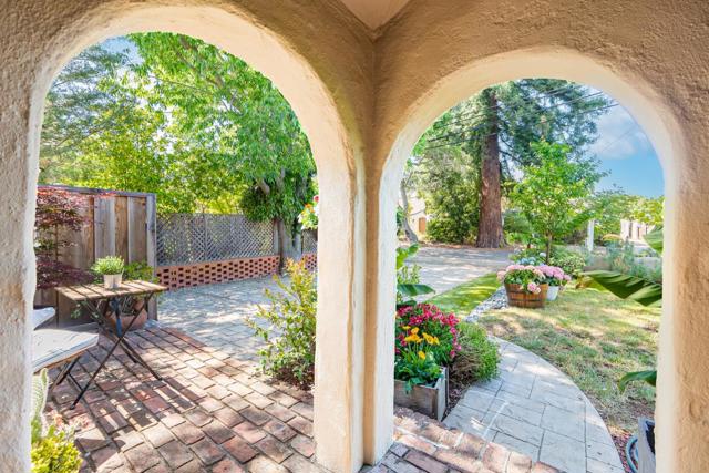 766 Nash Avenue, Menlo Park CA: https://media.crmls.org/mediaz/bf2e7b15-815f-4a60-aa10-7db070d74678.jpg