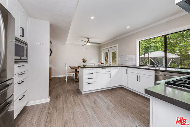 24417 Clipstone Street, Woodland Hills CA: https://media.crmls.org/mediaz/bf2ebaf6-b3e6-4e3e-b587-b474f12a72ea.jpg