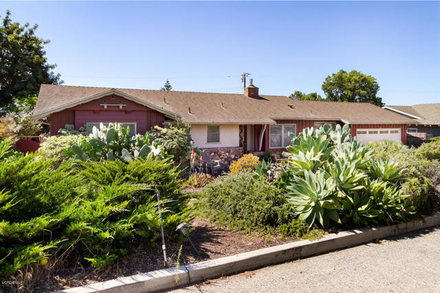 60 Natalie Way, Camarillo CA: https://media.crmls.org/mediaz/bf2f1854-e906-465a-9ce9-9233c308cd88.jpg