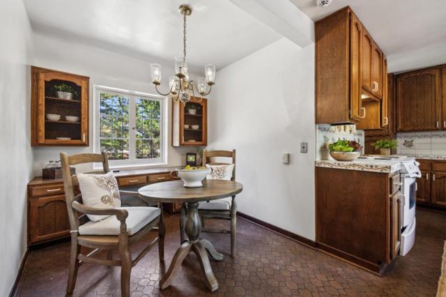 401 San Bernabe Drive, Monterey CA: https://media.crmls.org/mediaz/bf2f51b0-1a99-4732-83de-fe71925a1c73.jpg