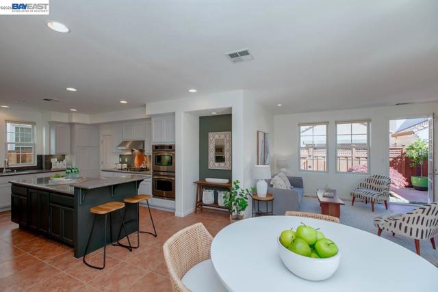 Image 21 of 60 For 2358 Coral Sea St