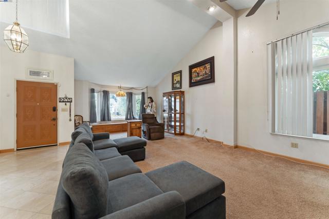 2901 Larkspur Dr., Antioch CA: https://media.crmls.org/mediaz/bf2fef1a-6c89-436f-b497-d6d93e4271ec.jpg