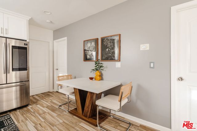 4427 Alumni Avenue, Los Angeles CA: https://media.crmls.org/mediaz/bf302b19-8ead-4e33-a06f-2333ac95176f.jpg