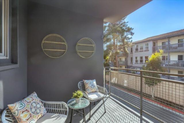 25218 Parklane Drive, Hayward CA: https://media.crmls.org/mediaz/bf30beaa-a99d-4735-bc19-2f7be21a3241.jpg