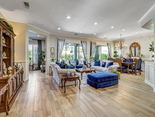 40882 Calle Claro, Indio CA: https://media.crmls.org/mediaz/bf31aa75-e5d2-4502-b9c9-f0dc7eec2836.jpg