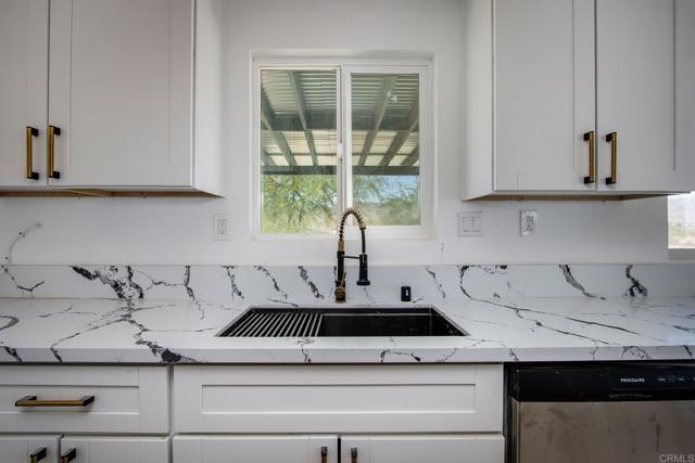 Detail Gallery Image 5 of 36 For 5655 Last Mile Rd, Johnson Valley,  CA 92285 - 3 Beds | 2 Baths