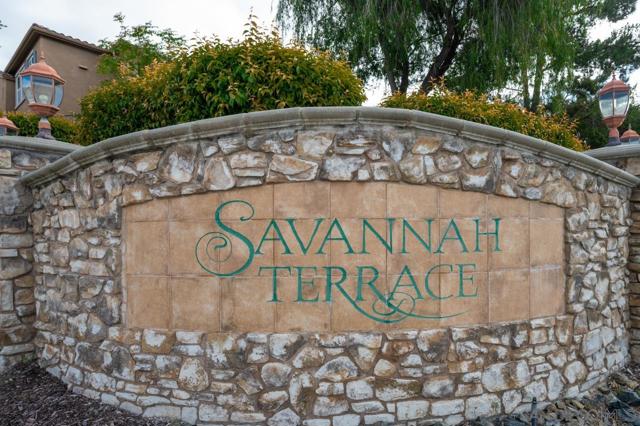 12665 Creekview Dr, San Diego CA: https://media.crmls.org/mediaz/bf326cdb-79ad-4e96-8b00-71be33a23219.jpg