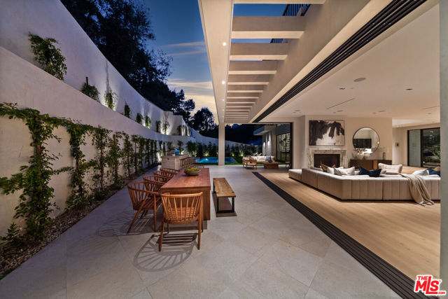 10950 Verano Road, Los Angeles CA: https://media.crmls.org/mediaz/bf32be86-2fdd-42f4-b739-1d60cfc10c21.jpg