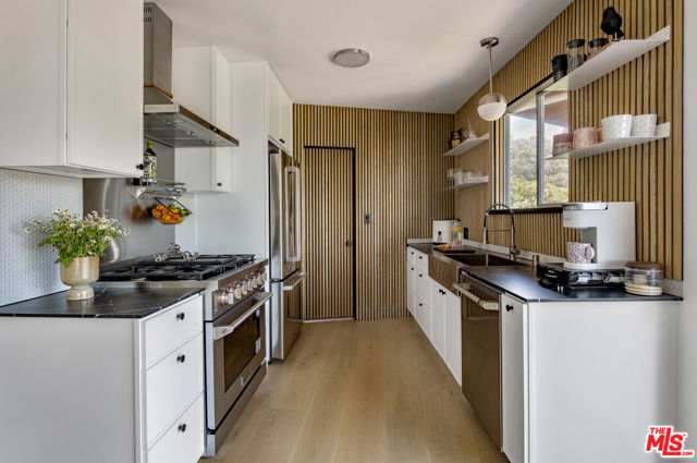 6150 Mulholland Highway, Los Angeles CA: https://media.crmls.org/mediaz/bf33abc2-fe5b-45d6-9c63-6b569d676499.jpg