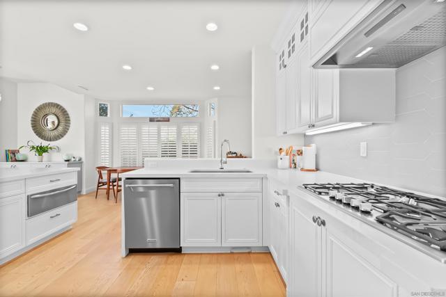 3930 Torrey Hills Lane, San Diego CA: https://media.crmls.org/mediaz/bf33be86-217d-41c2-8f11-9ea993e9adee.jpg