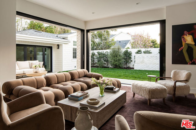 3531 S Barrington Avenue, Los Angeles CA: https://media.crmls.org/mediaz/bf34c27d-583e-460a-b693-f089ea4fe407.jpg