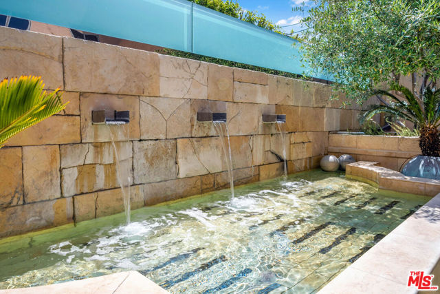 1318 S Roxbury Drive, Los Angeles CA: https://media.crmls.org/mediaz/bf34fce9-5d8f-446a-9de6-f703f4753476.jpg