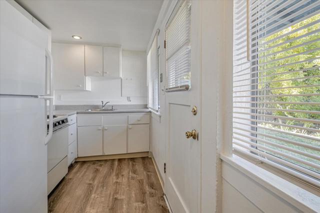 Image 33 of 77 For 2735 Soquel Avenue