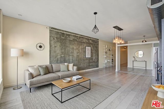 1111 South Grand Avenue, 1014