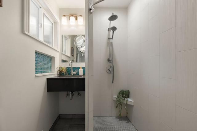 934 Hickory Way, Fremont CA: https://media.crmls.org/mediaz/bf35fcad-77fe-4f34-b4d7-3d166ead1089.jpg