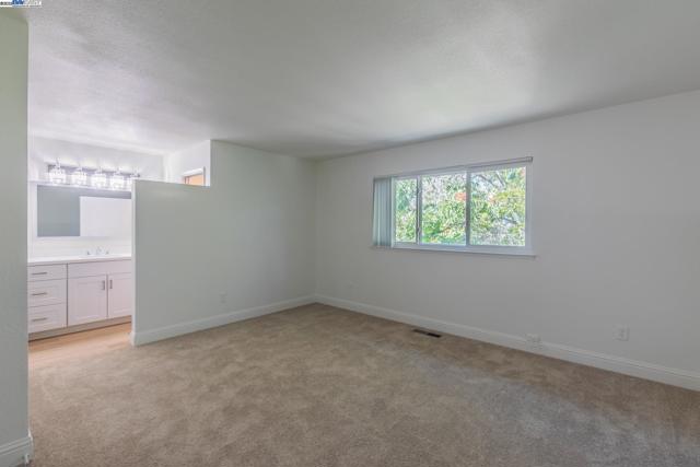 1445 Mellissa Cir, Antioch CA: https://media.crmls.org/mediaz/bf36890e-e56a-4413-b309-4fba238f540b.jpg