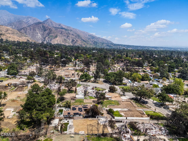 1137 E Mariposa St, Altadena CA: https://media.crmls.org/mediaz/bf36aac4-c576-4da6-a8ca-81195c2c0473.jpg