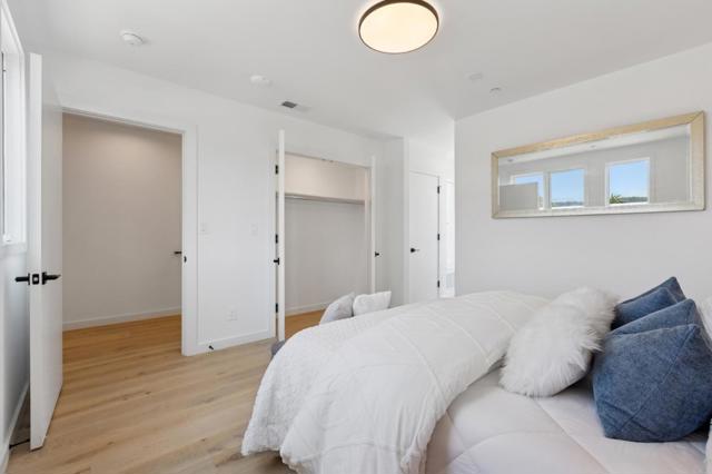 1433 Floribunda Avenue, Burlingame CA: https://media.crmls.org/mediaz/bf3773a0-780b-4851-81ba-97be526e65cb.jpg