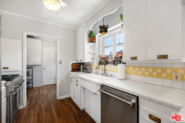 9031 David Avenue, Los Angeles CA: https://media.crmls.org/mediaz/bf390bf0-0280-4863-bf95-3b7a4a98bb6f.jpg