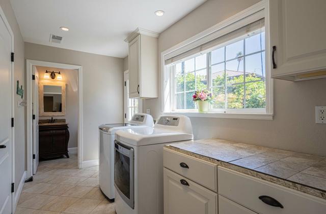 22470 Estoque Place, Salinas CA: https://media.crmls.org/mediaz/bf394a9b-7046-4352-9fc4-790a4202cb7a.jpg