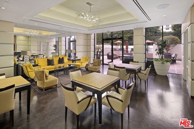 10560 Wilshire Boulevard, Los Angeles CA: https://media.crmls.org/mediaz/bf396649-a6f5-44f9-b070-28f6bb5255f1.jpg