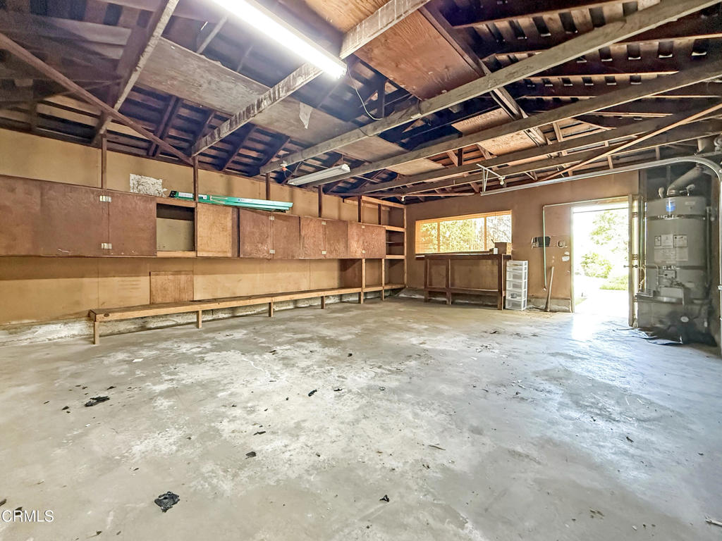 https://media.crmls.org/mediaz/bf3992e9-7d7d-4a03-8d8a-52344eff5ffc.jpg?preset=X-Large