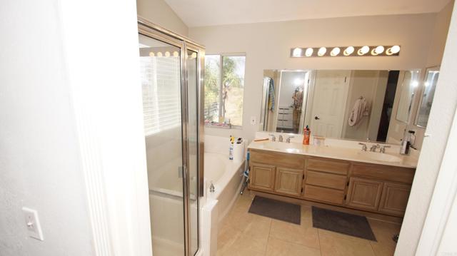 42944 Calle Reva, Temecula CA: https://media.crmls.org/mediaz/bf3a3216-1a24-41b5-9bcd-25f5768ccbd8.jpg