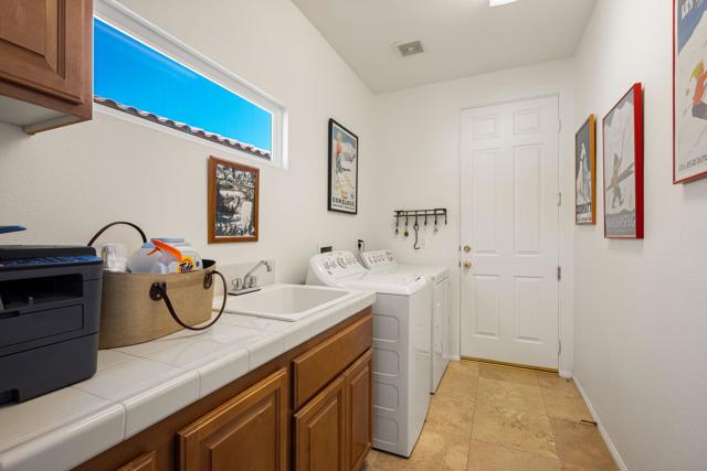 54580 Tanglewood, La Quinta CA: https://media.crmls.org/mediaz/bf3a9b35-1fd4-4106-aca9-865931922f2f.jpg