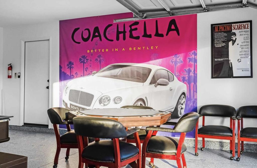 https://media.crmls.org/mediaz/bf3b2dc1-09f2-4fb0-99c3-414288fbc5f9.jpg?preset=X-Large