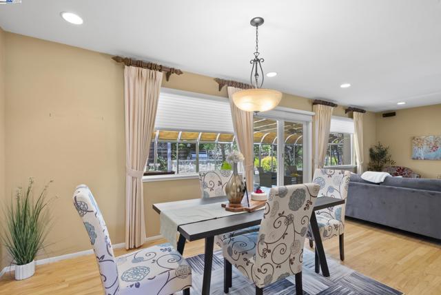 4301 Norris Rd, Fremont CA: https://media.crmls.org/mediaz/bf3b838e-f073-4b0b-84e3-73a91efd76ee.jpg