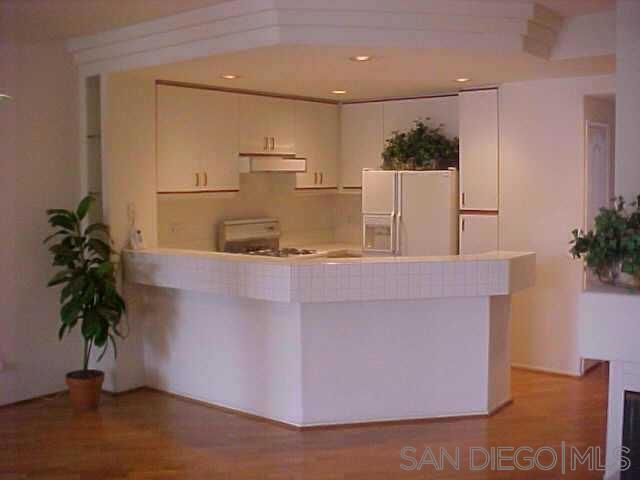 12646 Carmel Country Road, San Diego CA: https://media.crmls.org/mediaz/bf3c7a43-6a5e-44bd-a57b-7012bad9cc2e.jpg